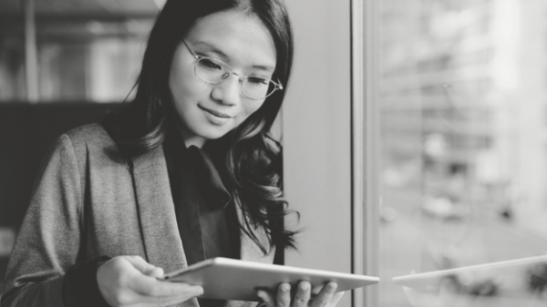 Should Financially Savvy Women Invest in the Stock Market Right Now?